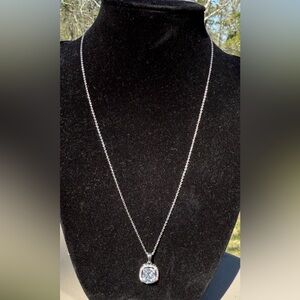 Silver plated necklace NWT 18”